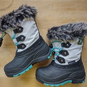 Like New KAMIK girls snow boots